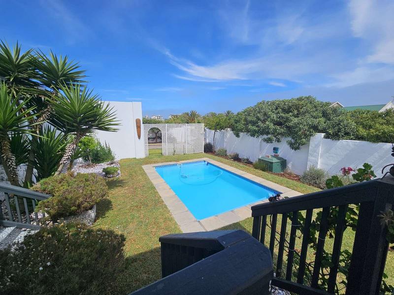 4 Bedroom Property for Sale in Duyker Eiland Western Cape